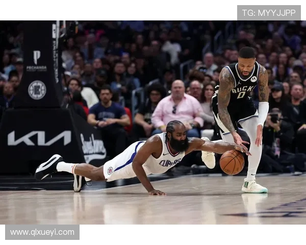 哈登加盟快船后表现惊艳第四节独揽23分助球队逆转取胜